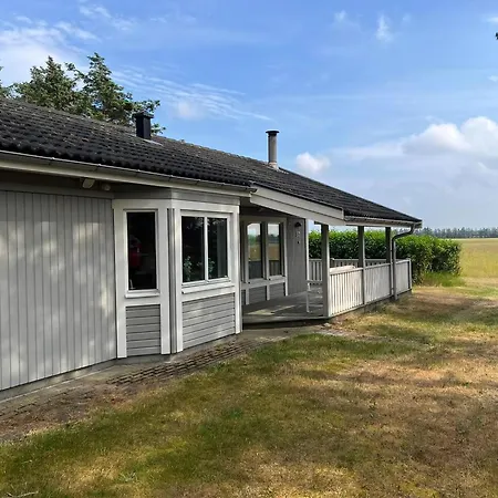 Idyllic 80 M Summer House *